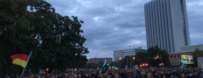 Chemnitz steht auf: Tausende Bürger tragen ihren Protest gegen Ausländergewalt auf die Straße