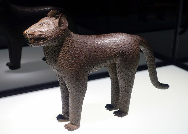 Dank deutscher Steuermillionen: Benin streitet über zurückgegebene Bronzen