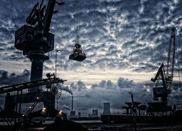 Umfrage: Deutsche Industrie verlagert Produktion ins Ausland