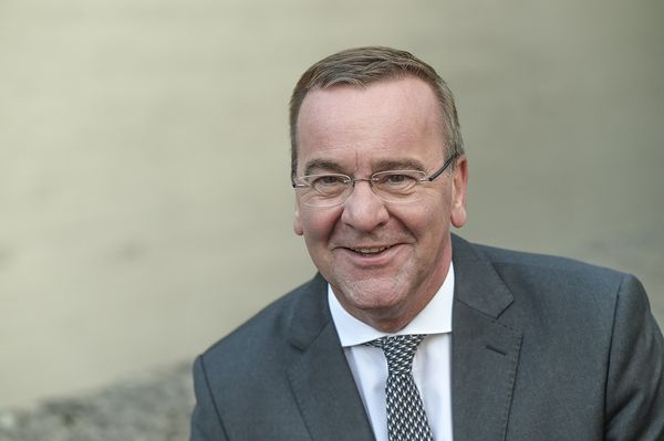 Vetternwirtschaft im Verteidigungsministerium: Bevorzugt Pistorius SPD-Genossen?