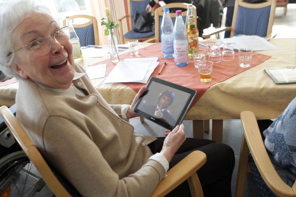 Die „Babyboomer“ sind an allem schuld: Deshalb Pflichtdienst für Rentner!