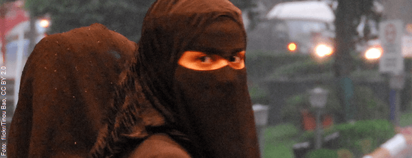 Radikale Islamistinnen: Im Schatten der Männer, aber aktiv