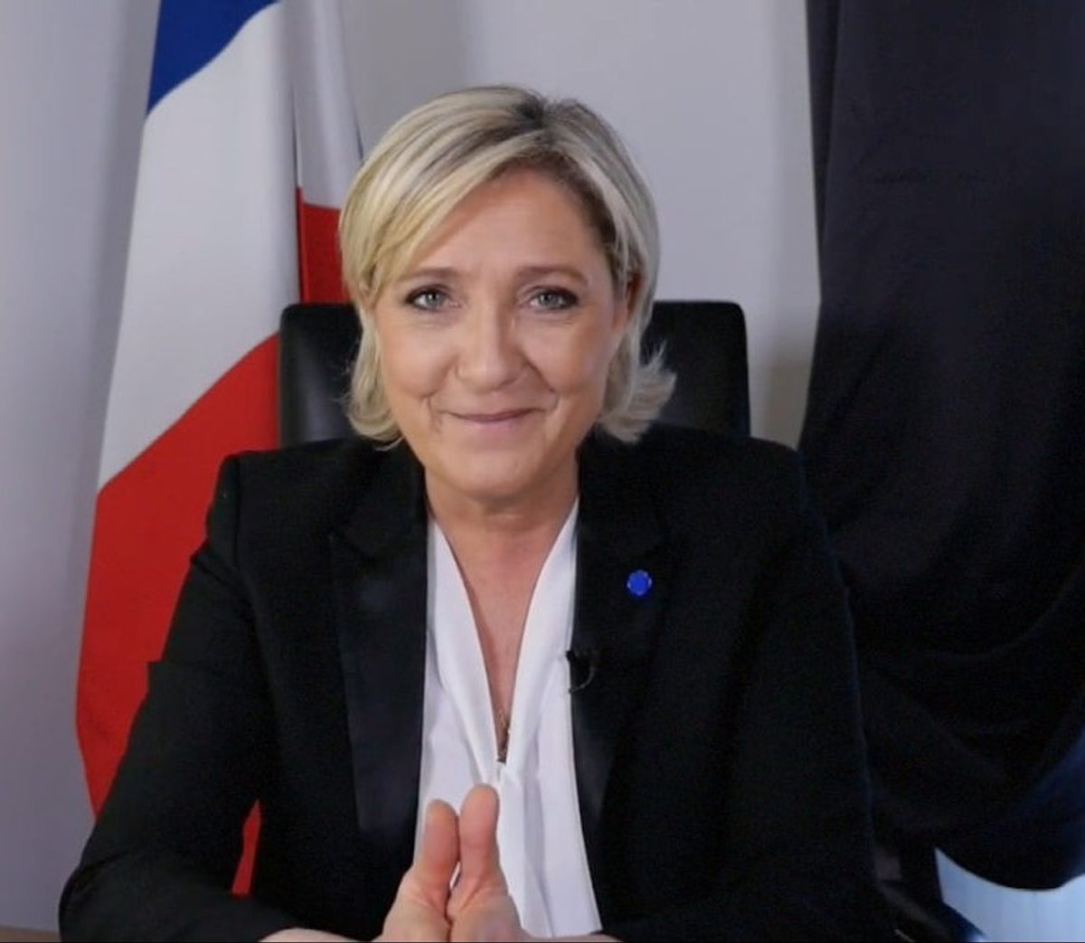 Jetzt ist auch Le Pen weichgeklopft: Rußland ist der neue Feind