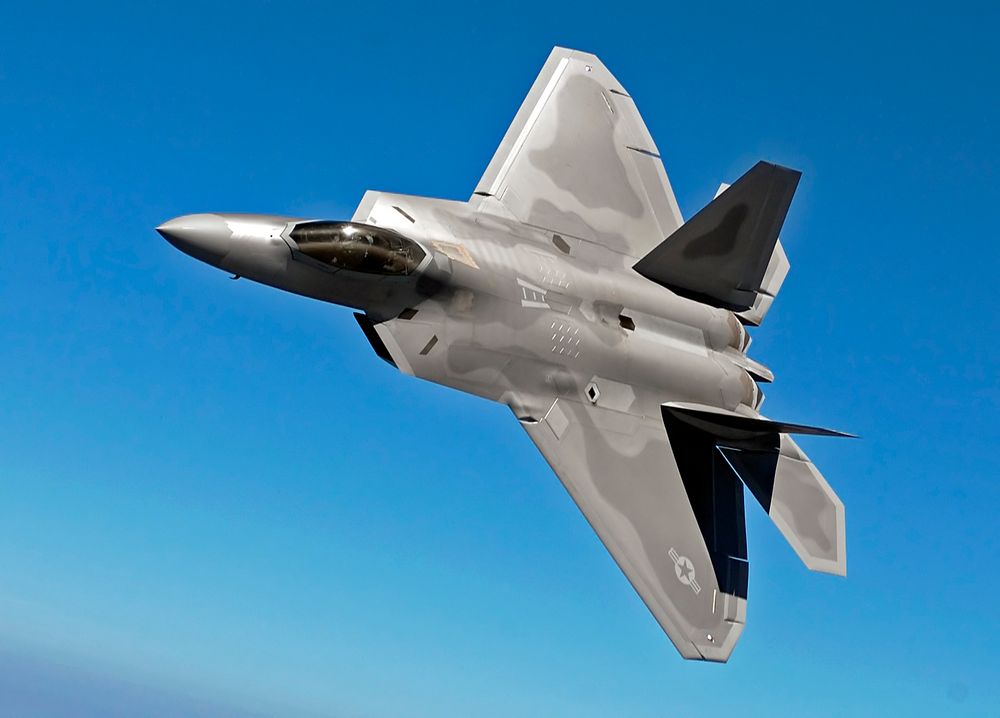 Wegen Iran-Überfall: Spanien verweigert US-Militärflugzeugen den Luftraum – Österreich zieht nach