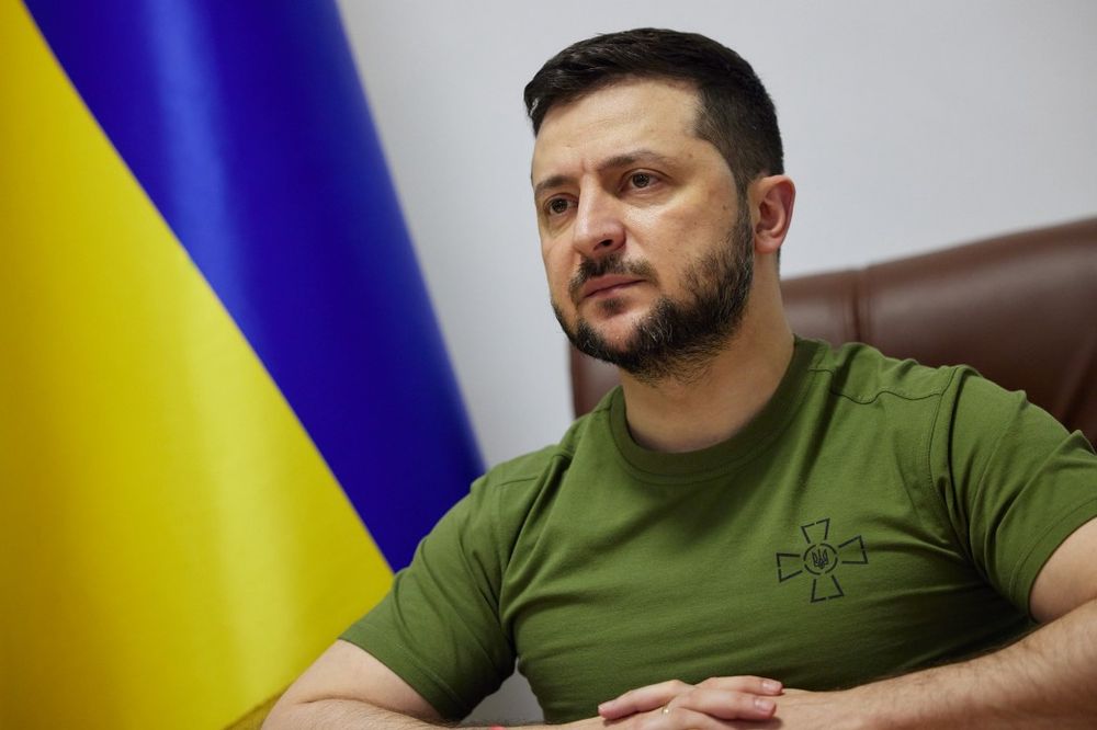 Präsident Selenskyj fordert: Ukrainische Bortschafter sollen Waffen beschaffen