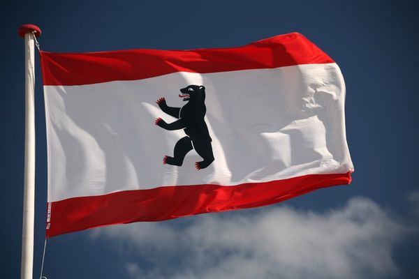 Diesmal ohne Bürgerkrieg: Der 1. Mai in Berlin – weniger Gewalt, mehr Dreck