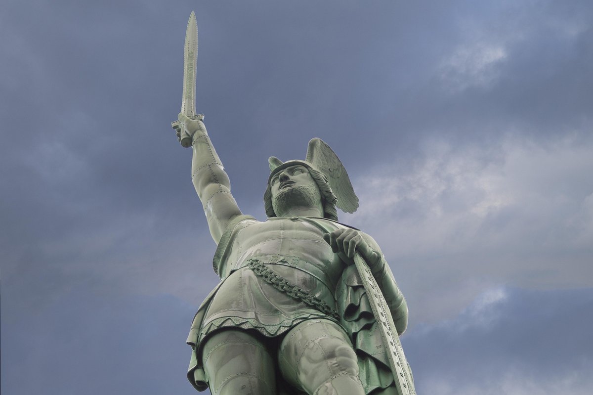Riesen-Windräder im Teutoburger Wald: Nur die AfD kämpft für das Hermannsdenkmal