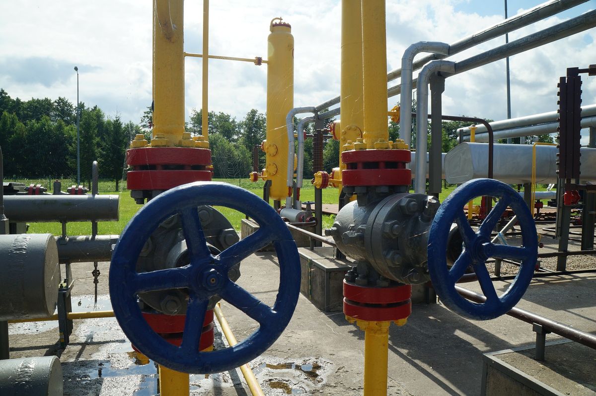 Deutschland in der Gas-Falle: Speicher nur halbvoll, Preise ziehen an