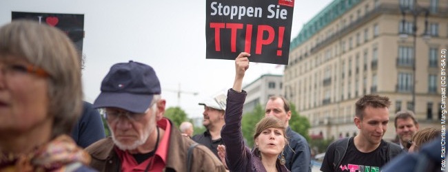 Umfrage: Mehrheit der Deutschen lehnt Transatlantisches Freihandelsabkommen TTIP ab