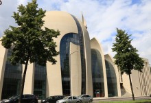 Moschee-Baustelle in Leipzig: Tote Sau mit „Mutti Merkel“-Spruch abgelegt