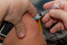 Einrichtungsbezogene Impfpflicht: Allein in Berlin bleiben Tausende ungeimpft