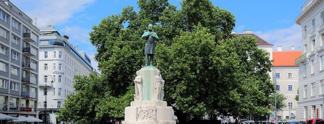 Kampf um Karl Lueger: Aktivisten befreien Denkmal von der „Schande der Schändung“