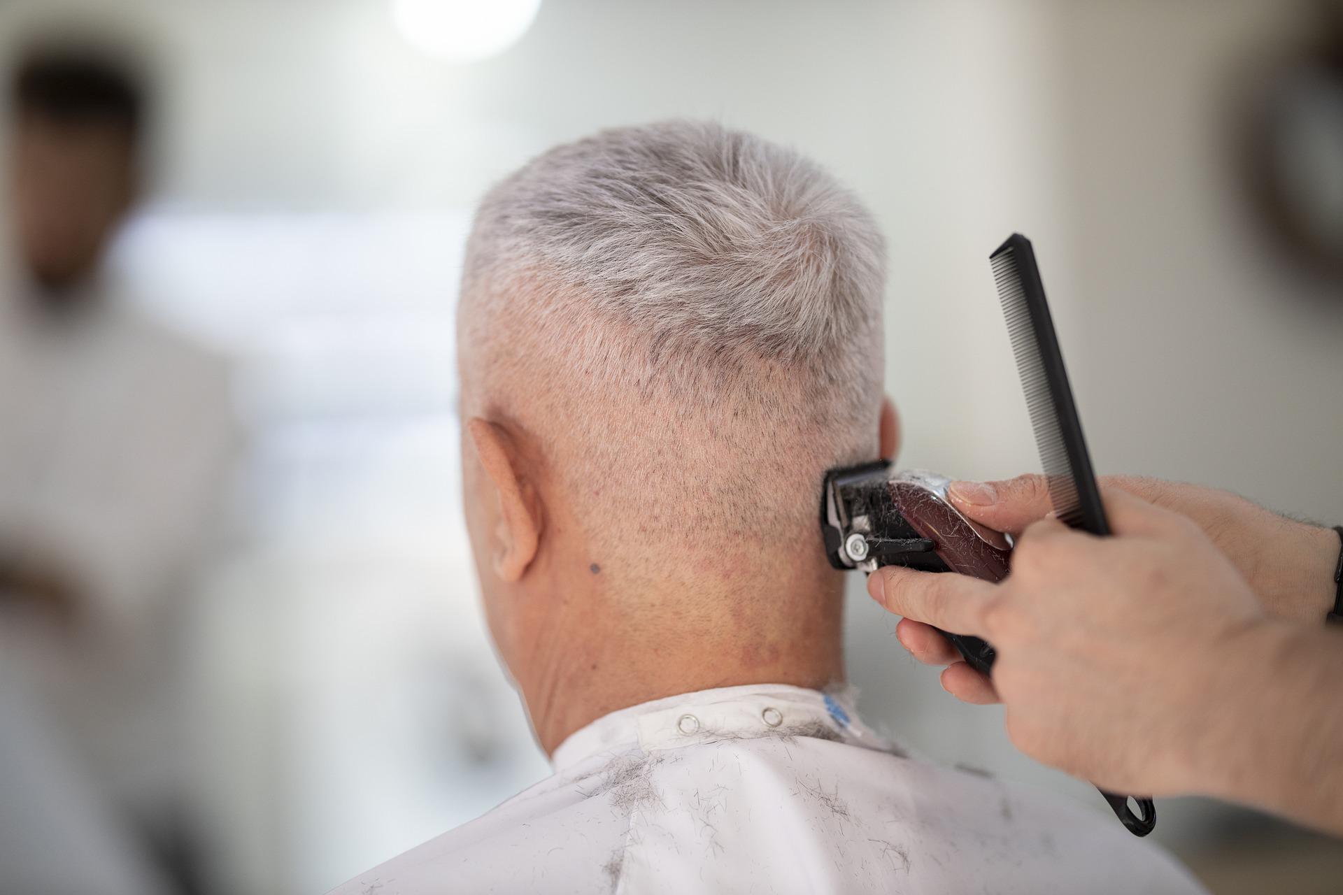 Explodierende Preise, wohin man blickt: Bald 100 Euro für den Friseurbesuch?