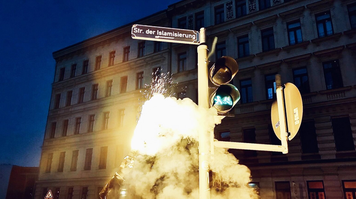 Findige Klebeaktion in Leipzig: Multikulti-Straßenzug wird zur „Straße der Islamisierung“