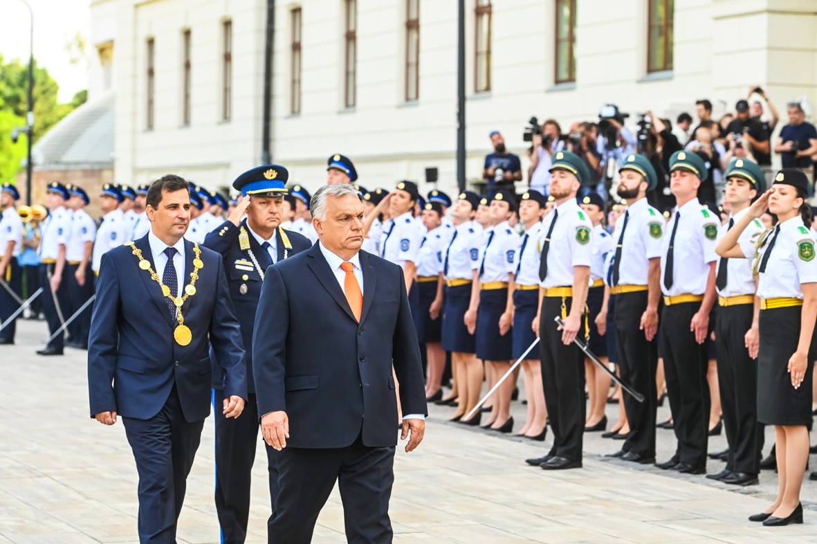 Lob für Orbán: „Ungarn bemüht sich, sein Geburtenproblem in den Griff zu bekommen“