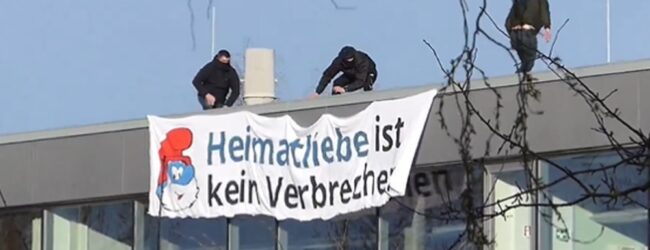 Die Schlümpfe schlagen zurück: Polizei muß erneut anrücken – wegen eines Schlumpf-Plakats