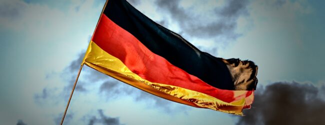 Demokratie verliert Zustimmung: 54 Prozent sind ganz oder teilweise für „einzige starke Partei“